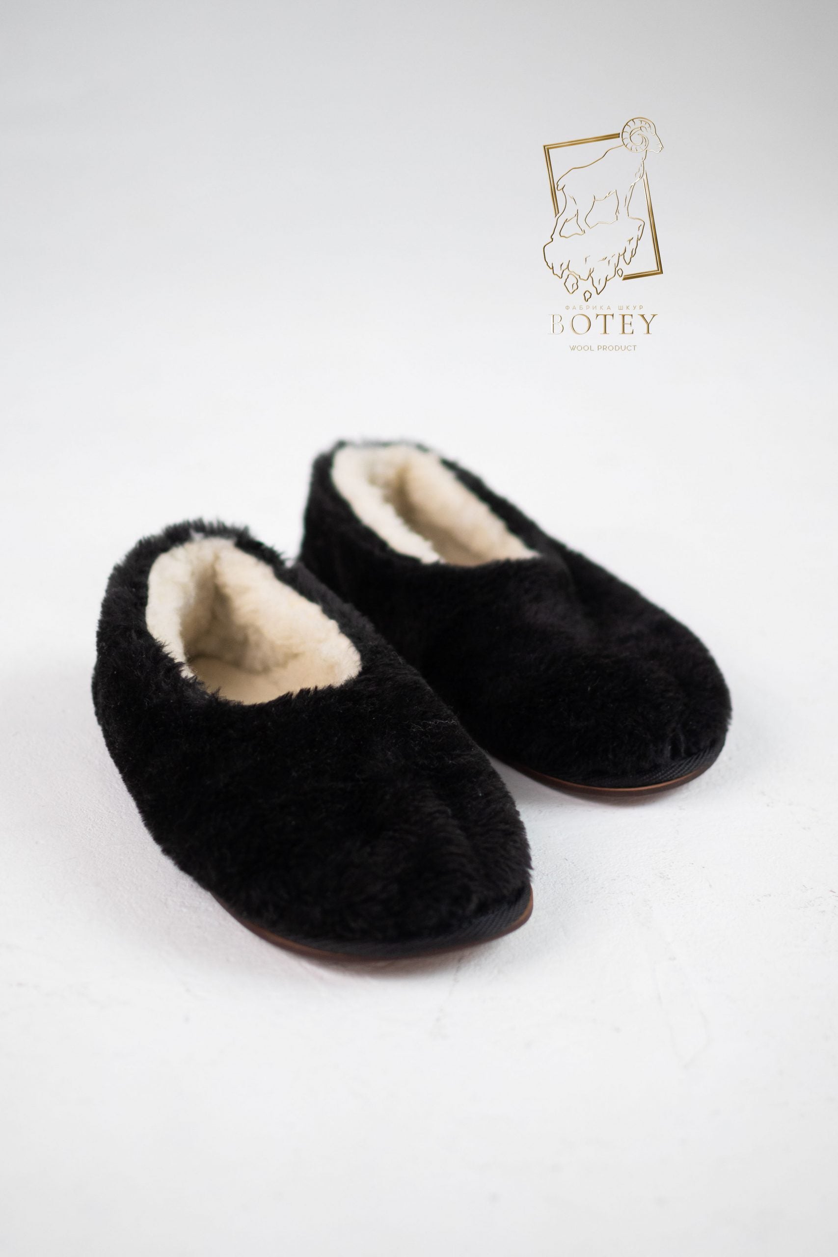 Sheepskin Home Slippers Black – Warm Natural Wool Indoor Shoes (Sizes 36–41)