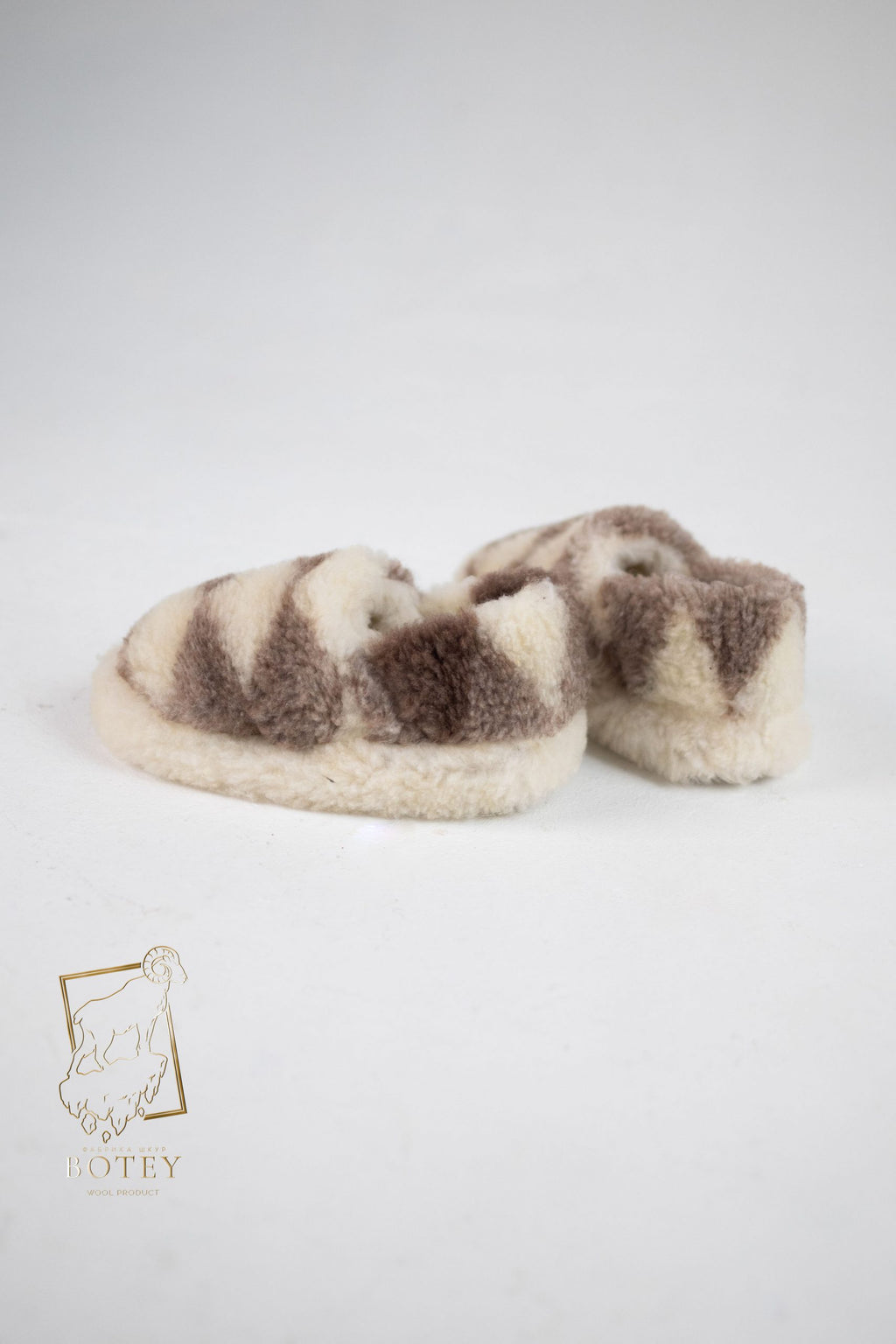 Short Sheepskin Slippers “Diamonds” – Warm Natural Wool Home Boots (Sizes 36–45)