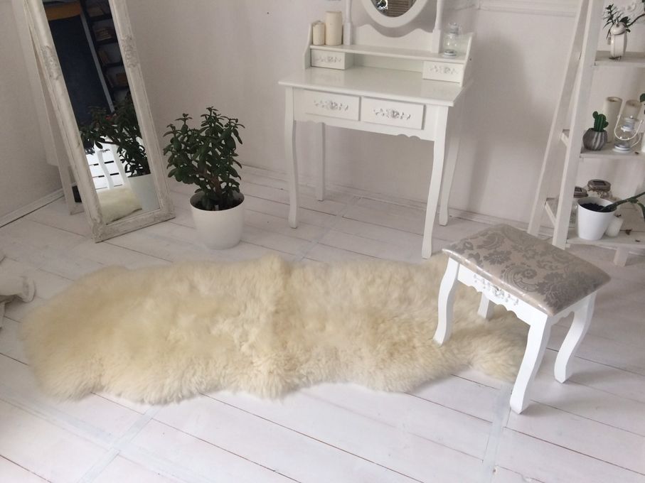 Sheepskin Rug 2-in-1 (200×70 cm) – Natural Milk Fur Carpet