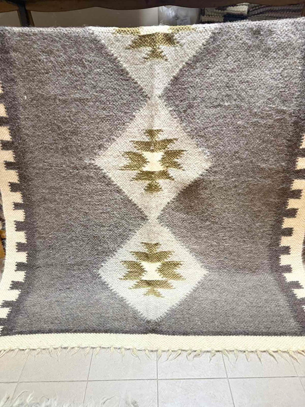 Carpathian Wool Blanket “Grey Pattern” 200×220 cm – Premium Handmade Natural Wool