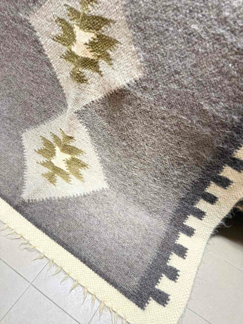 Carpathian Wool Blanket “Grey Pattern” 200×220 cm – Premium Handmade Natural Wool