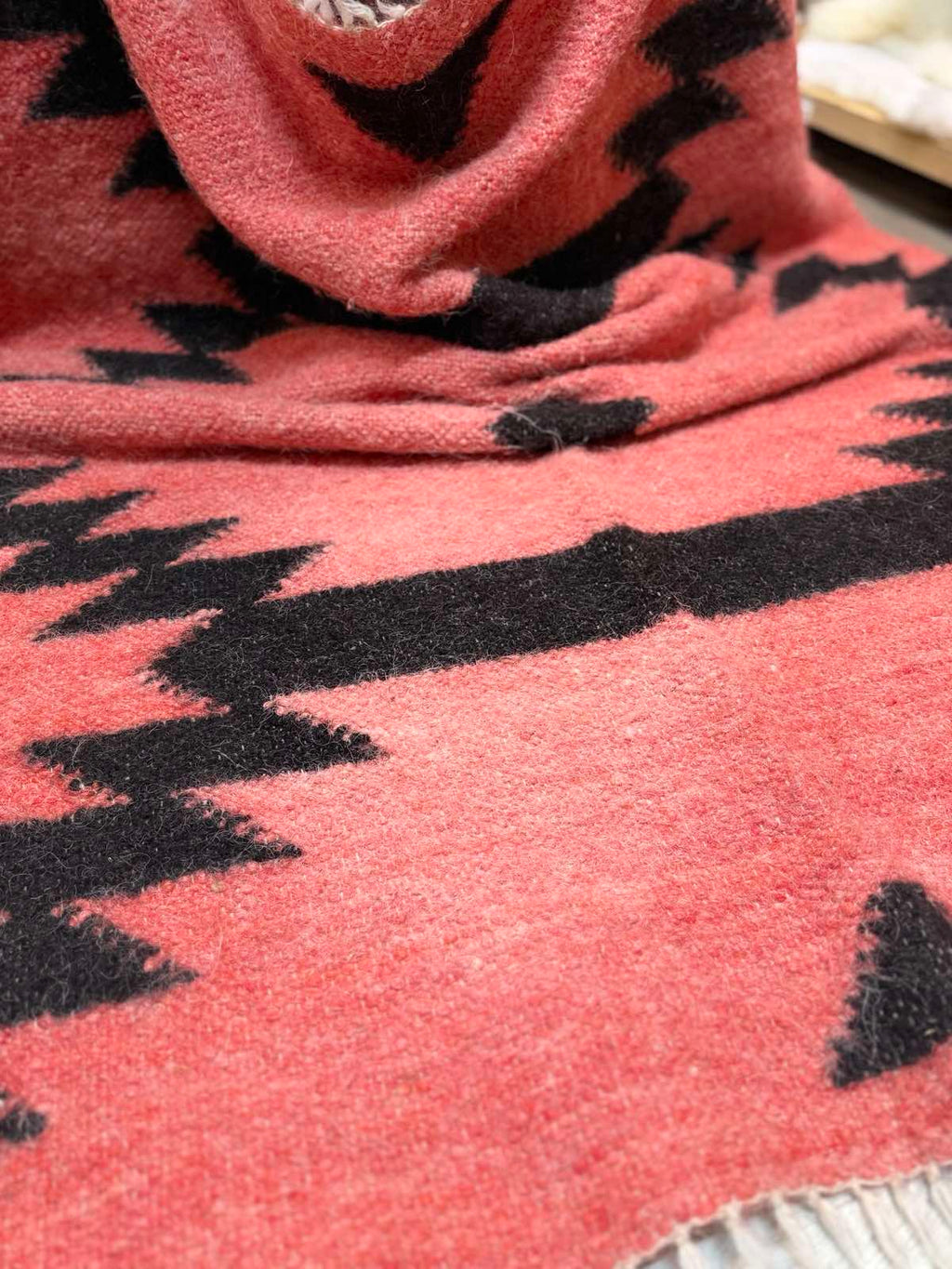 Carpathian Wool Blanket “Poppies” 190×220 cm – Premium Handmade Natural Wool
