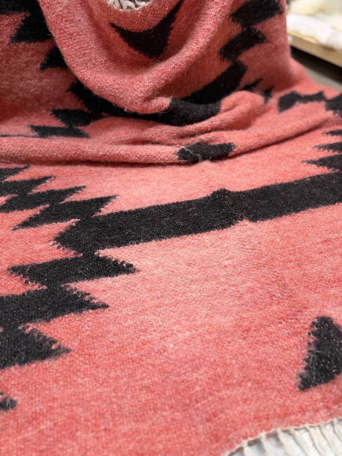 Carpathian Wool Blanket “Poppies” 190×220 cm – Premium Handmade Natural Wool