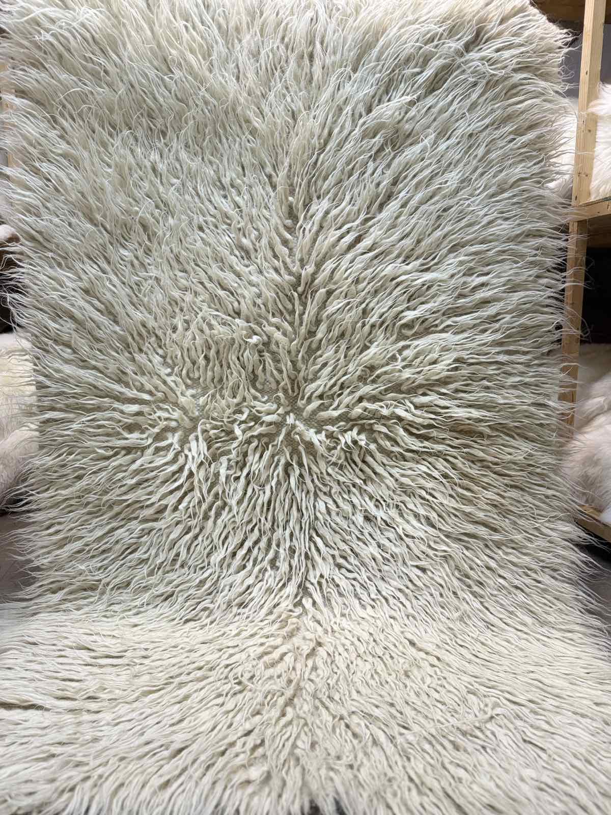 Carpathian Wool Blanket “Hunya” 150×200 cm – Premium Handmade Natural Wool