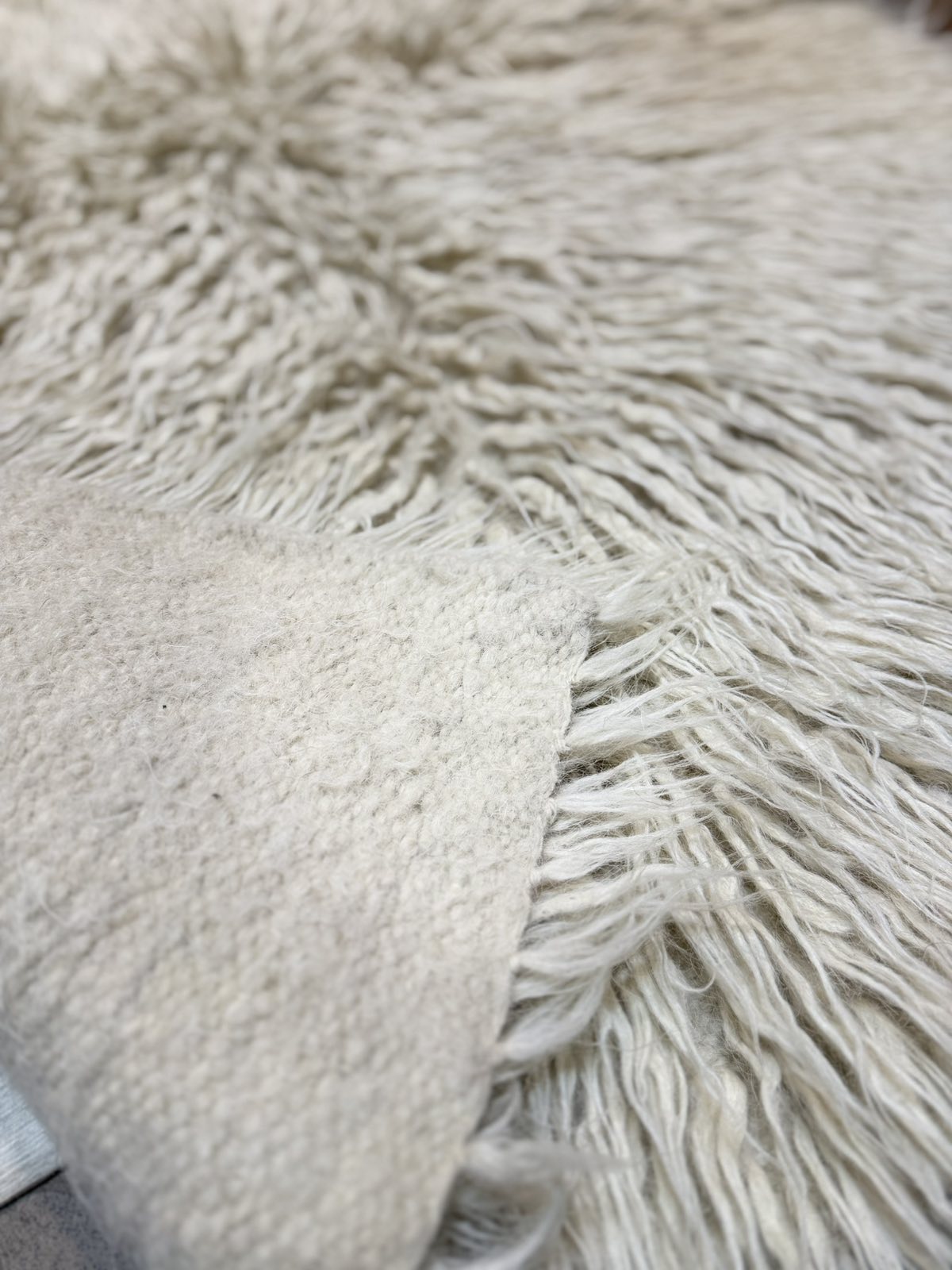 Carpathian Wool Blanket “Hunya” 150×200 cm – Premium Handmade Natural Wool